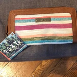 Roxy Hand Clutch Wallet